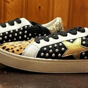 Steve Madden Women’s Studded Sneakers Calf Skin Size 10M